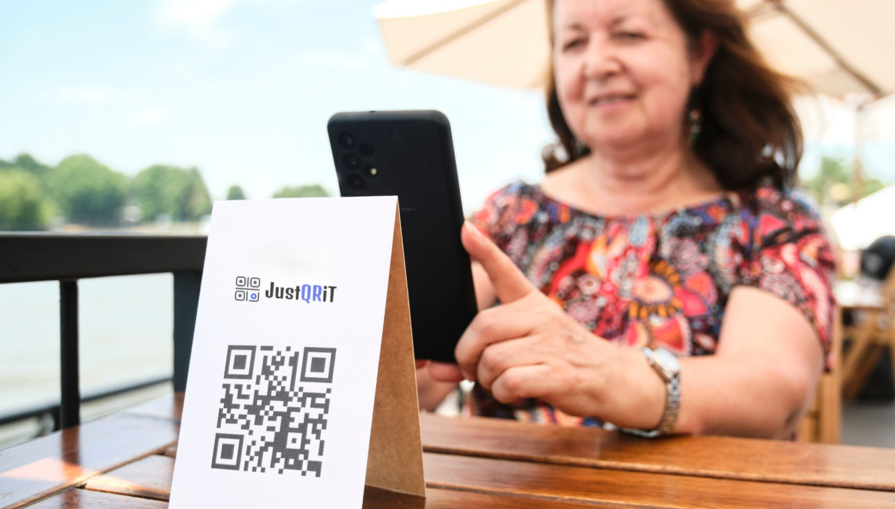 Why JustQRiT is the Ultimate QR Code Menu Solution for Your Restaurant